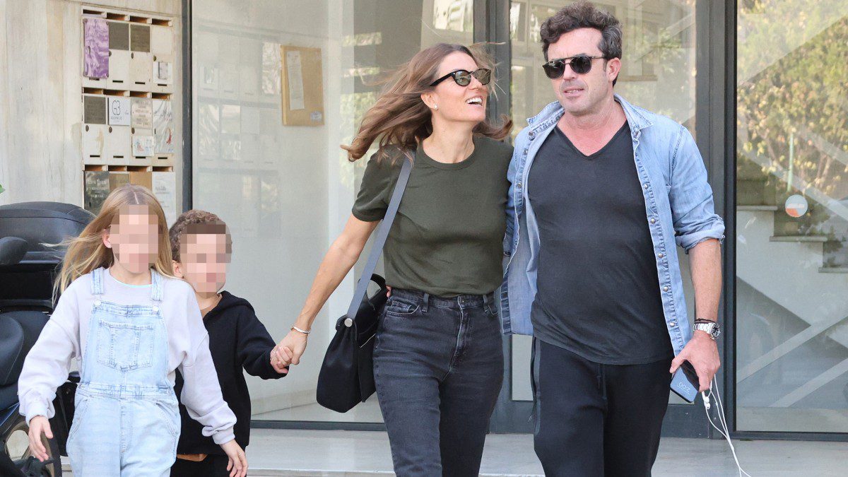 Η Βίκυ Καγιά και ο Ηλίας Κρασσάς με τα παιδιά τους