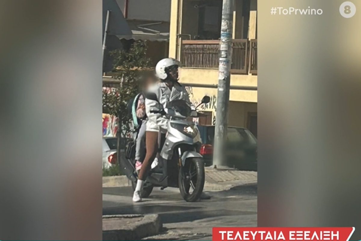 Η Μαρία Δεληθανάση με την κόρη της πάνω σε μηχανάκι χωρίς κράνος