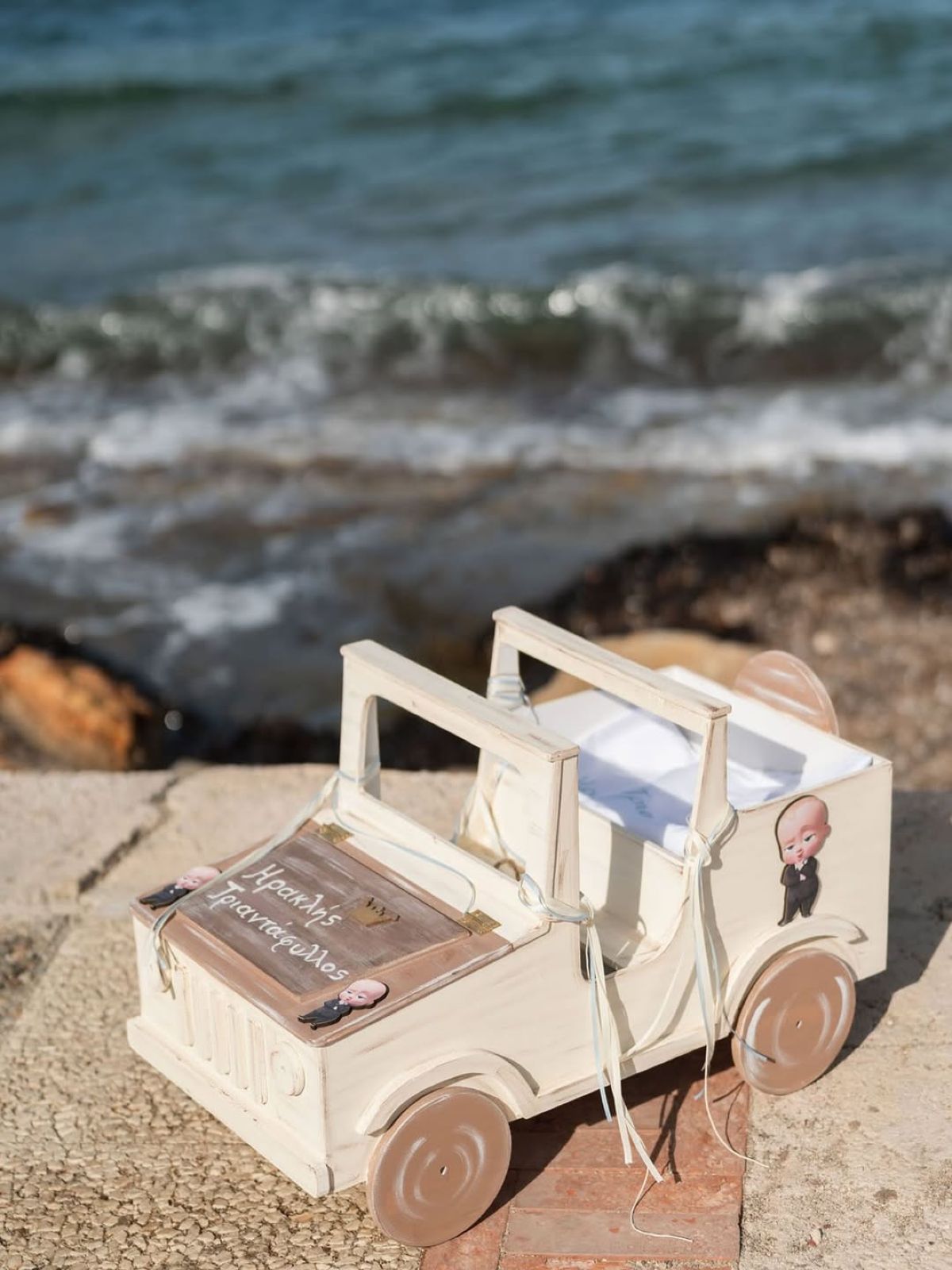 Η Έλενα Τσαγκρινού και ο DJ Stephan στη βάπτιση του γιου τους