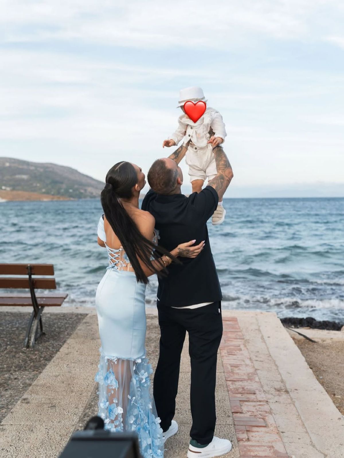 Η Έλενα Τσαγκρινού και ο DJ Stephan στη βάπτιση του γιου τους