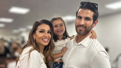 Η Ελένη Χατζίδου και ο Ετεοκλής Παύλου μαζί με την κόρη τους