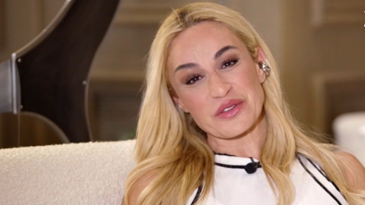 Καρολίνα Πελενδρίτου