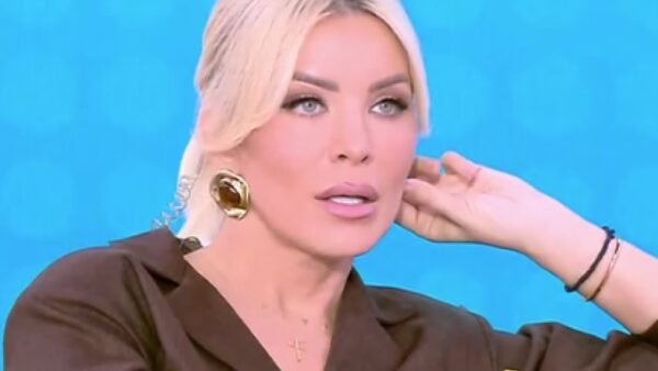 Η Κατερίνα Καινούργιου στο Super Κατερίνα