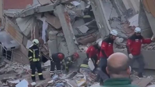 Το κτίριο που κατέρρευσε στην Κωνσταντινούπολη