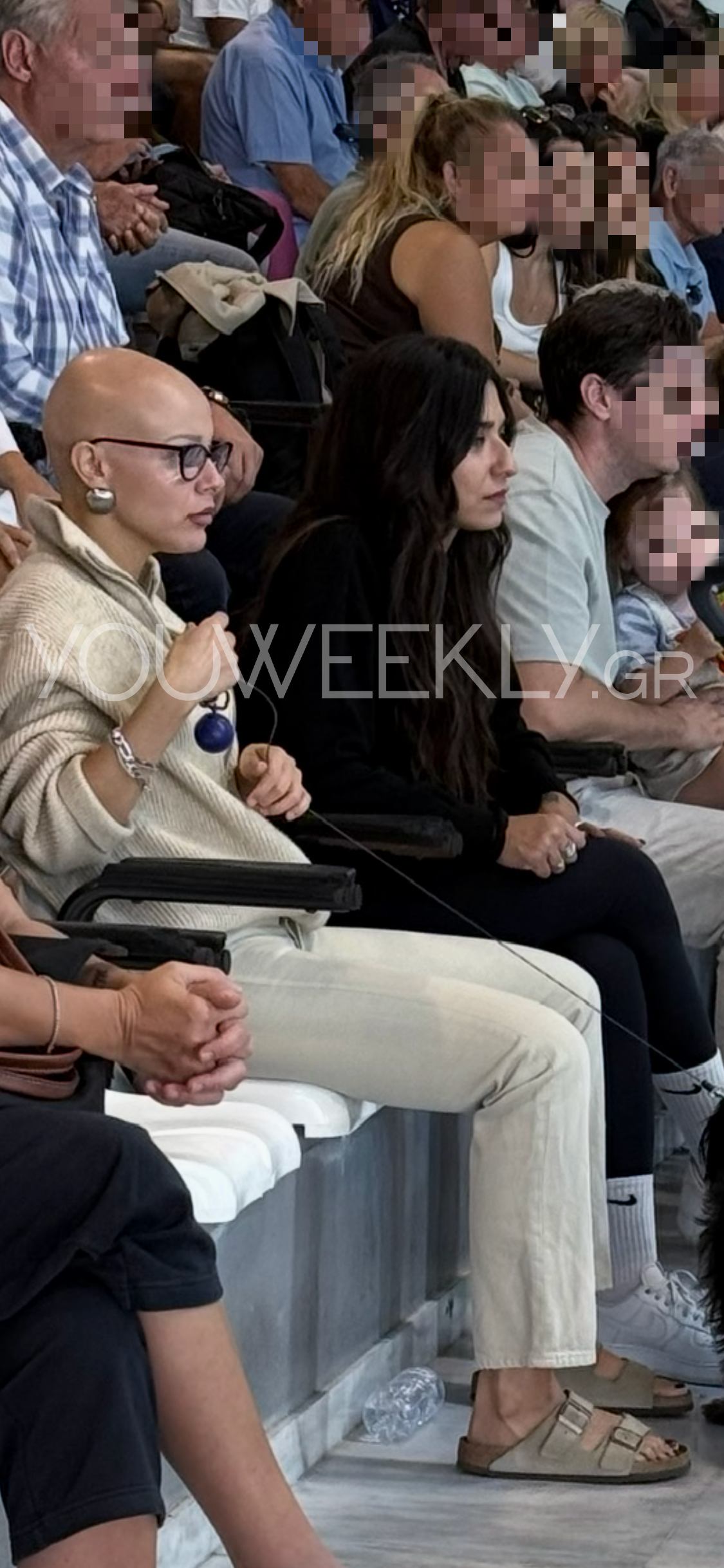 Η κοντογεώργη με φίλη της