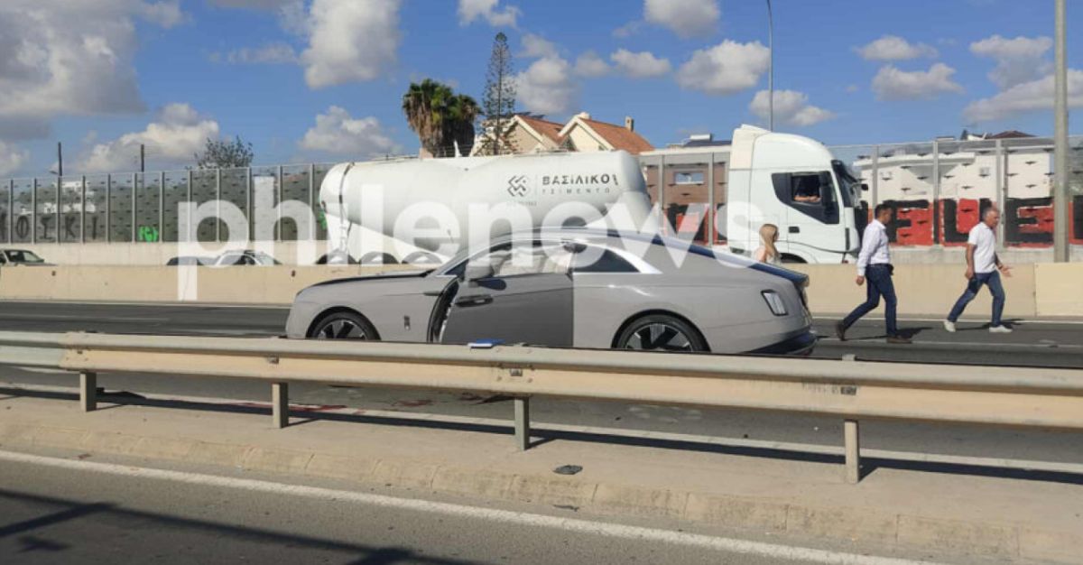 Ο αμάξι του επιχειρηματία Σταύρου Δημοσθένους στην Κύπρο