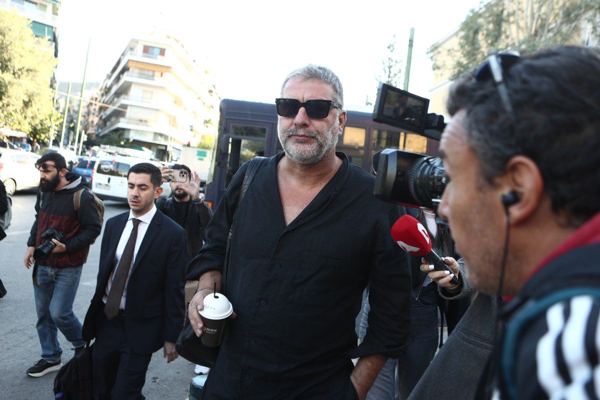 Βασίλης Μπισμπίκης: Έφτασε την Ευελπίδων για τη δίκη του