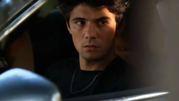 Να μ'αγαπάς Λευτέρης