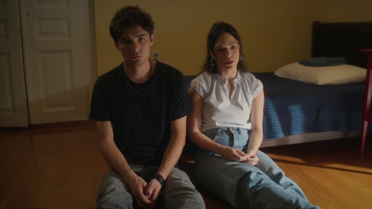 Να μ'αγαπάς Λευτέρης Φωτεινή