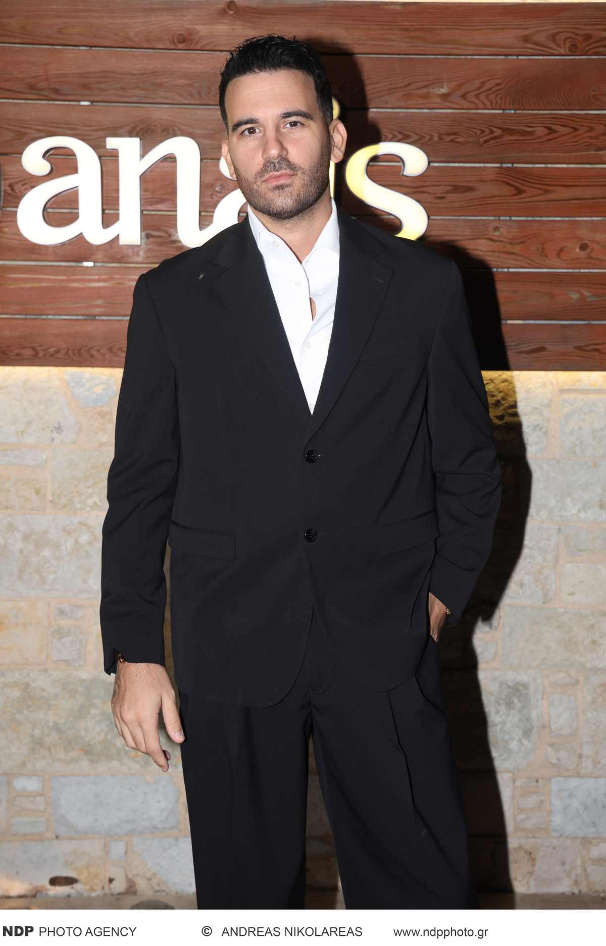 Γιώργος Λιβάνης - Ανδρομάχη: Παντρεύτηκαν και βάφτισαν τον γιο τους (Φωτογραφίες - Βίντεο)