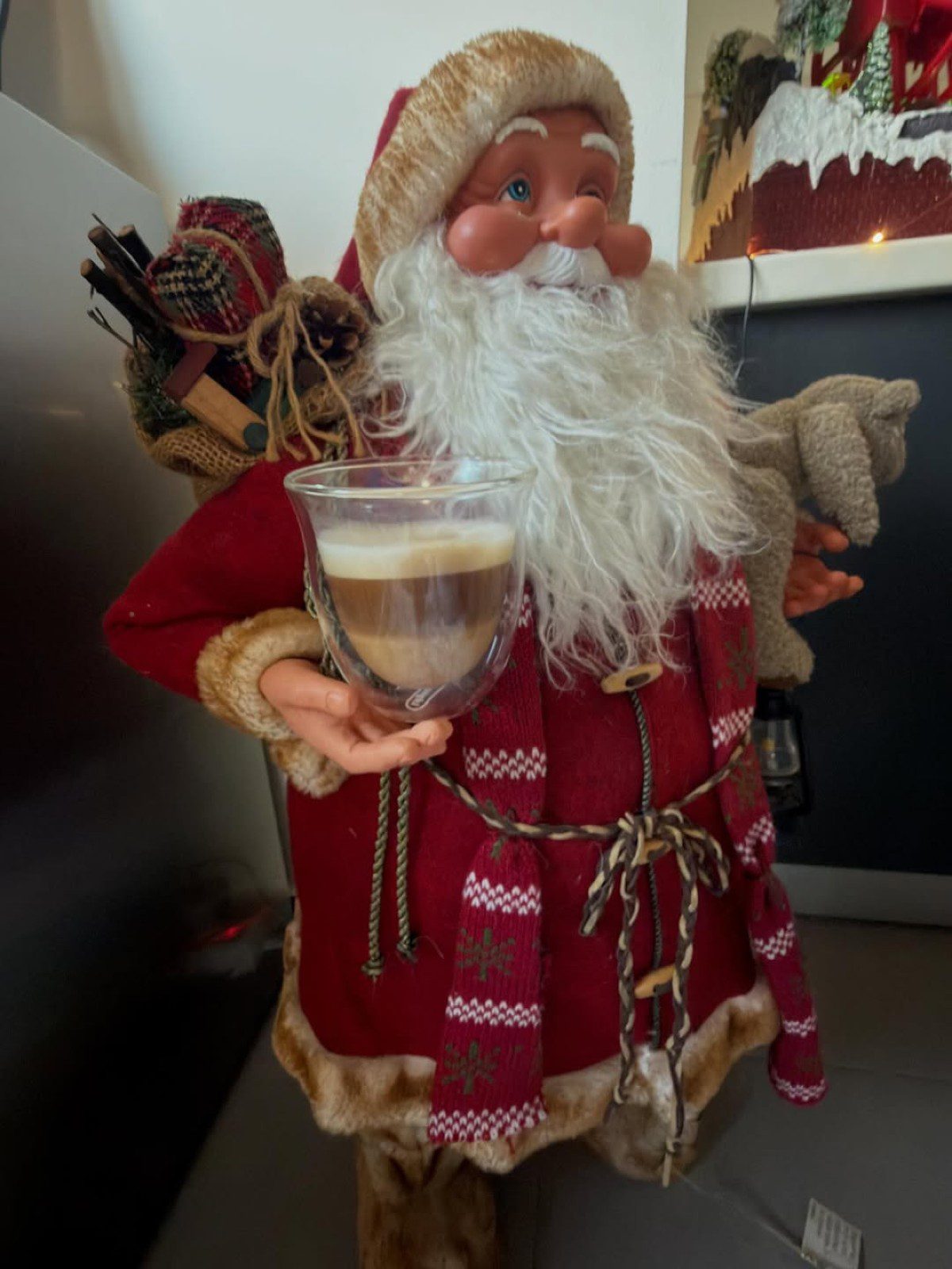 Ο στολισμός του Ουγγαρέζου στο σπίτι του για τα Χριστούγεννα