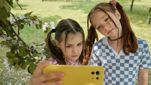 Παιδιά social media