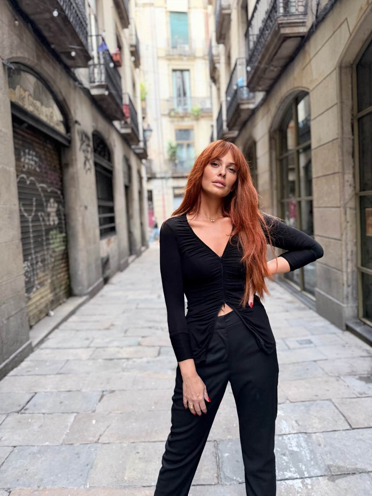 Μαύρο παλτό φοράει η Σίσσυ Χρηστίδου