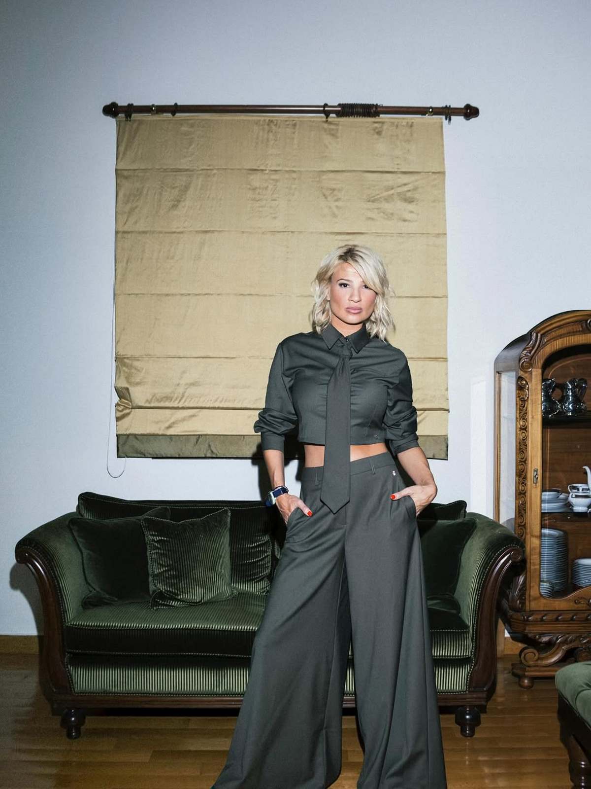 Look Φαίης Σκορδά με αθλητικά