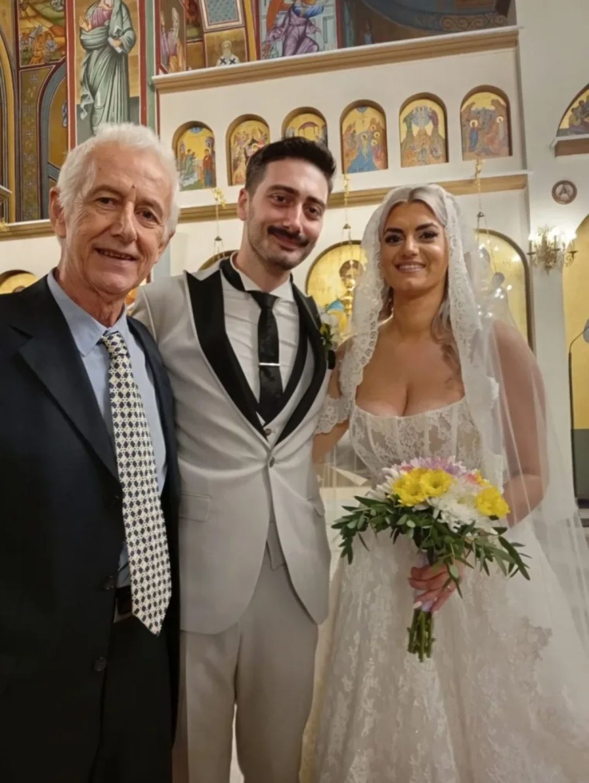 Ο Πάνος Σουπιάδης με τον γιο και τη νύφη του