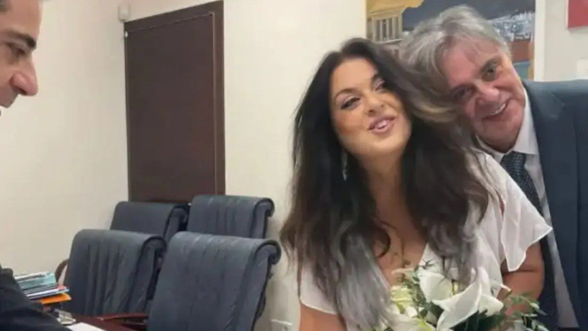 Σταμούλης σύζυγος