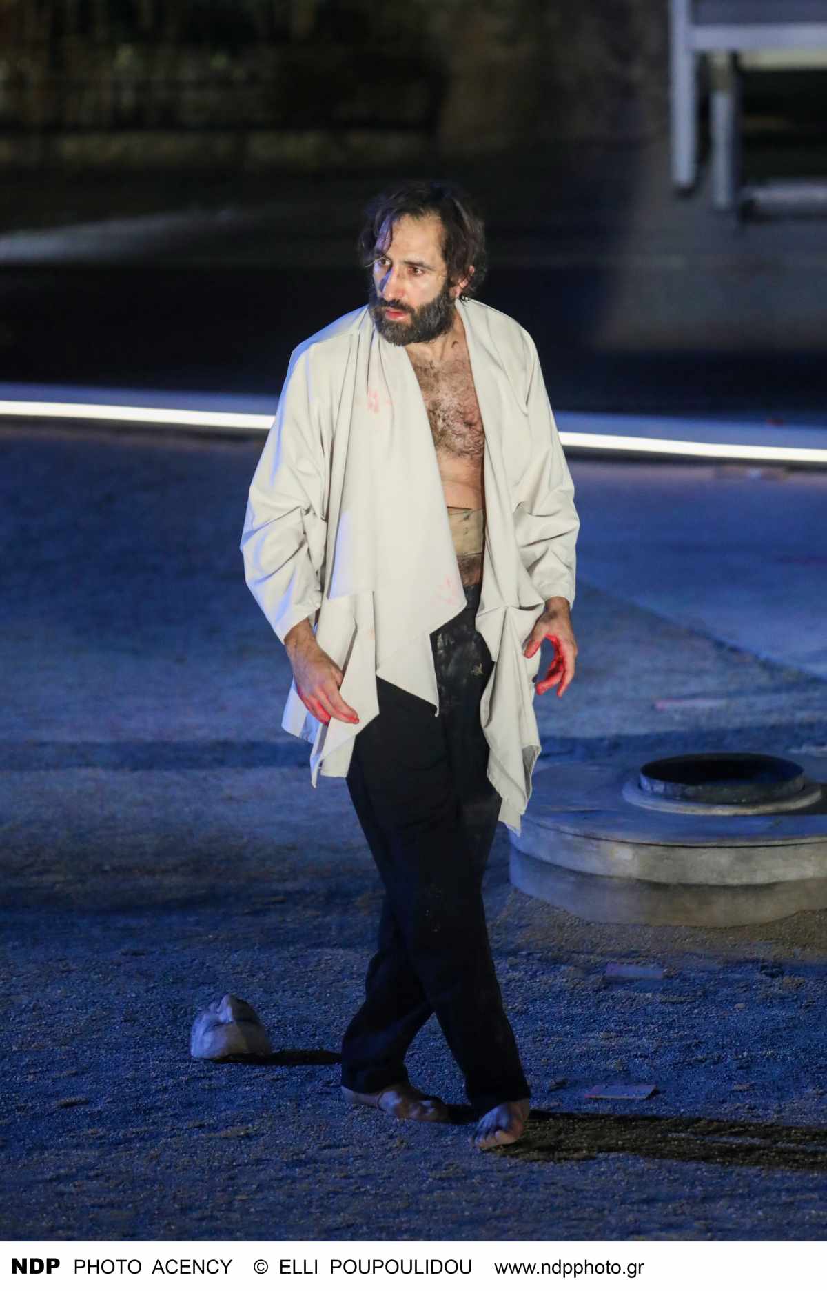 Ο Χάρης Φραγκούλης στο θέατρο