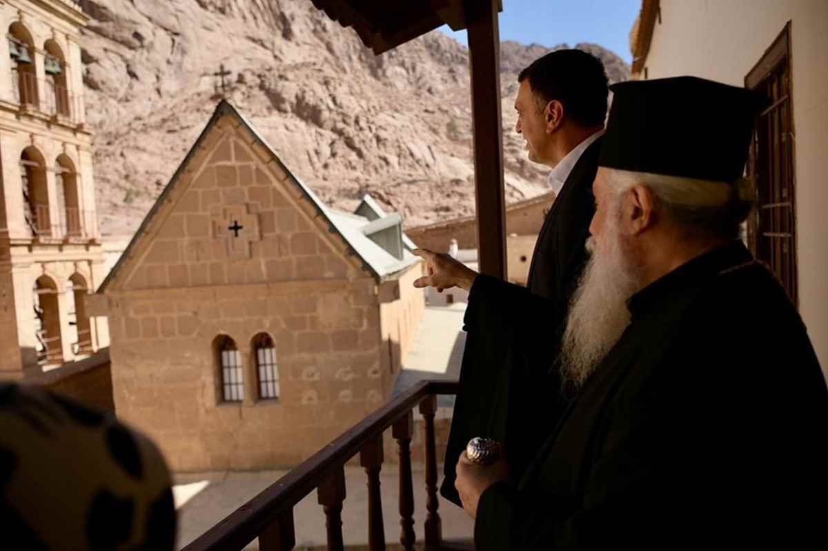 Τζένη Μπαλατσινού – Βασίλης Κικίλιας: Ταξίδι στην Αίγυπτο με τον γιο τους (Φωτογραφίες)