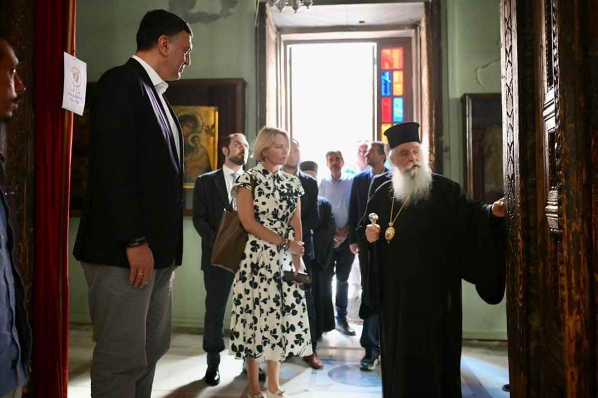 Τζένη Μπαλατσινού – Βασίλης Κικίλιας: Ταξίδι στην Αίγυπτο με τον γιο τους (Φωτογραφίες)