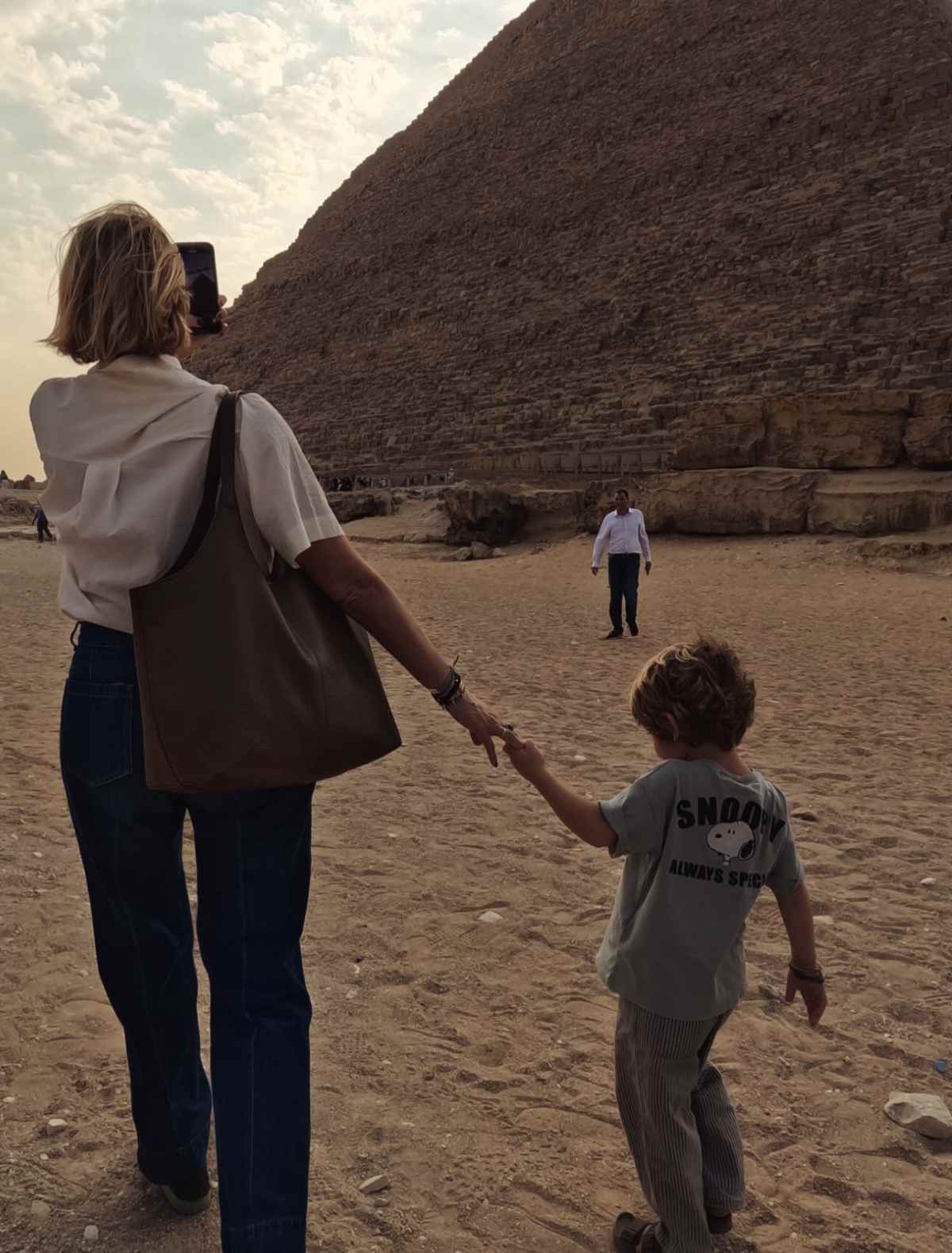 Τζένη Μπαλατσινού – Βασίλης Κικίλιας: Ταξίδι στην Αίγυπτο με τον γιο τους (Φωτογραφίες)