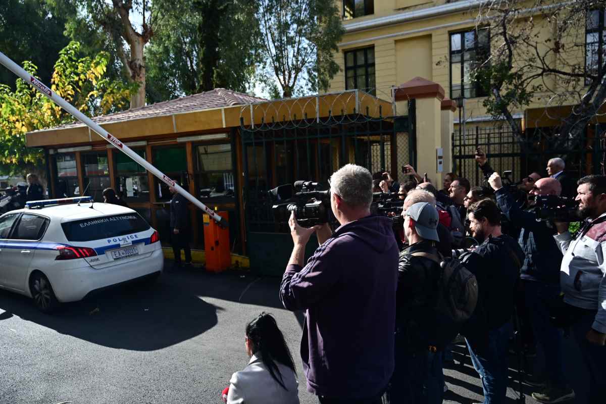 Δήμητρα Ματσούκα: Στον εισαγγελέα η ηθοποιός - Καρέ καρέ η άφιξή της στα δικαστήρια της Ευελπίδων (Φωτογραφίες)