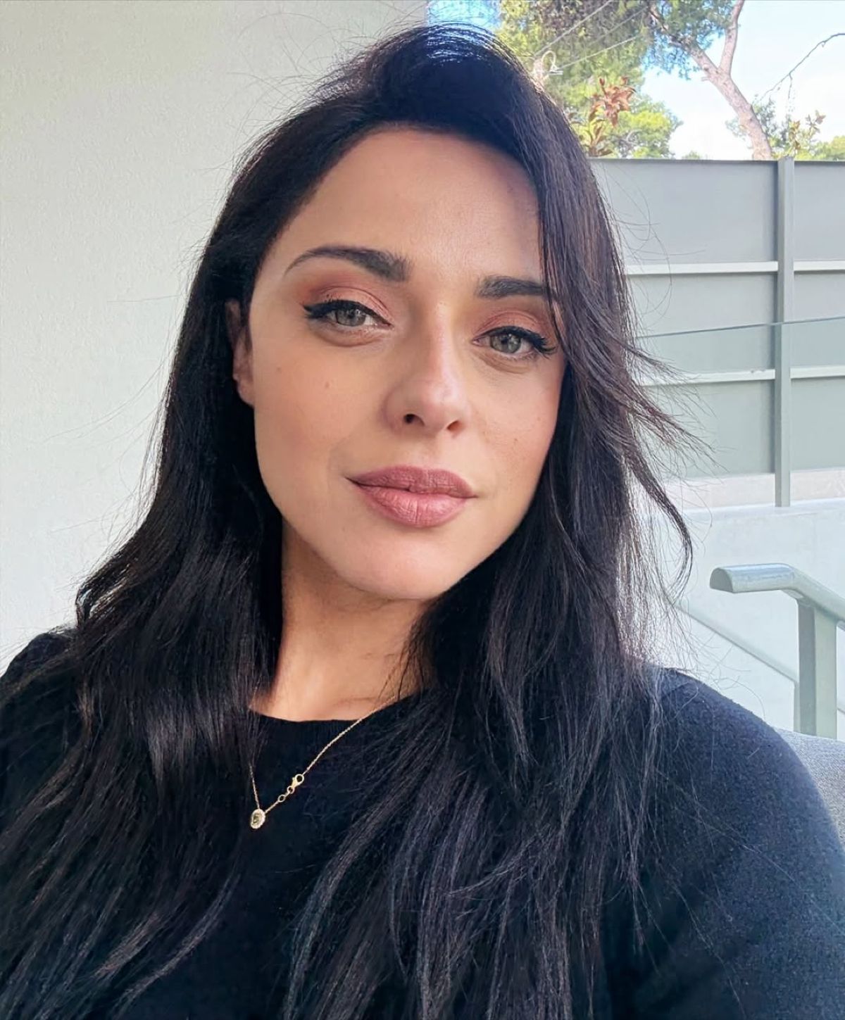 Η Ευαγγελία Συριοπούλου ξανά μελαχρινή