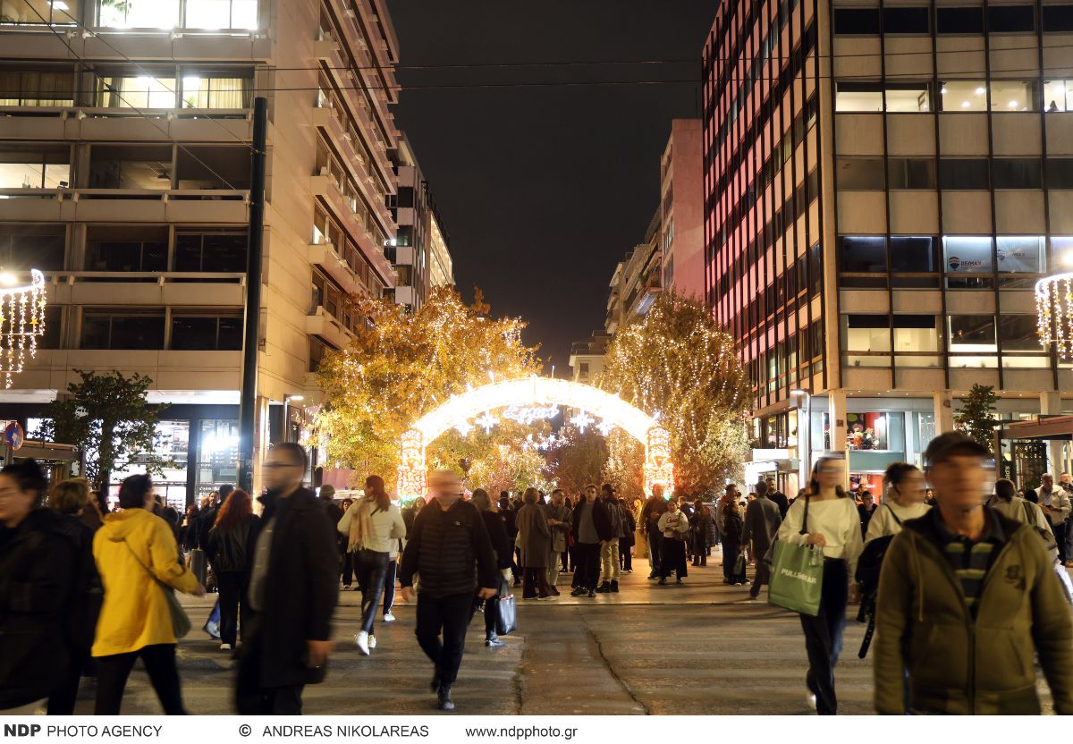 Φωταγώγηση δέντρο Σύνταγμα
