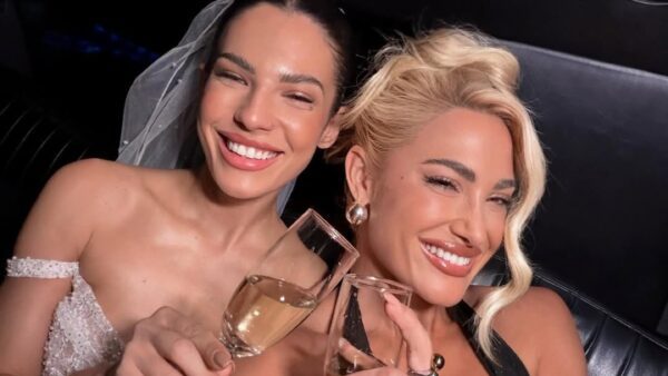 Στέλλα Πάσσαρη, Ιωάννα Τούνη