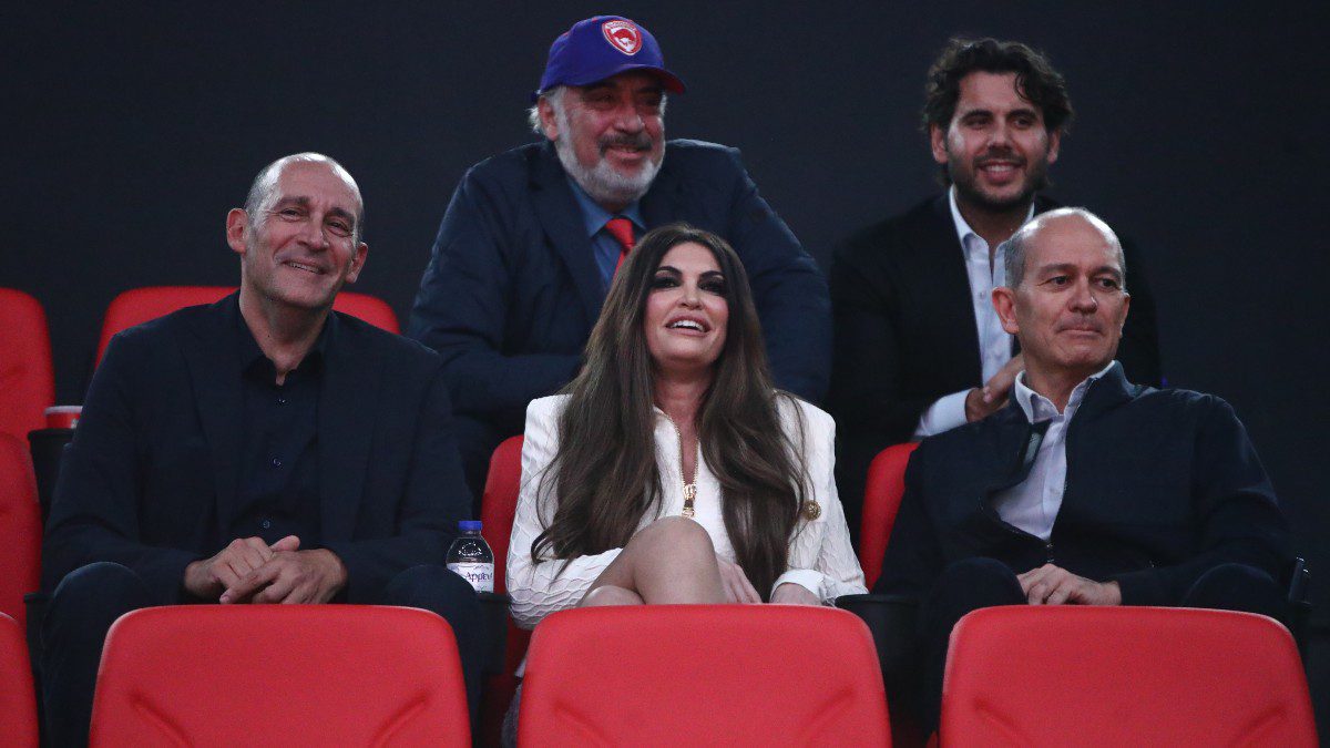 Η Κίμπερλι Γκιλφόιλ στο ΣΕΦ με τους αδερφούς Αγγελόπουλους