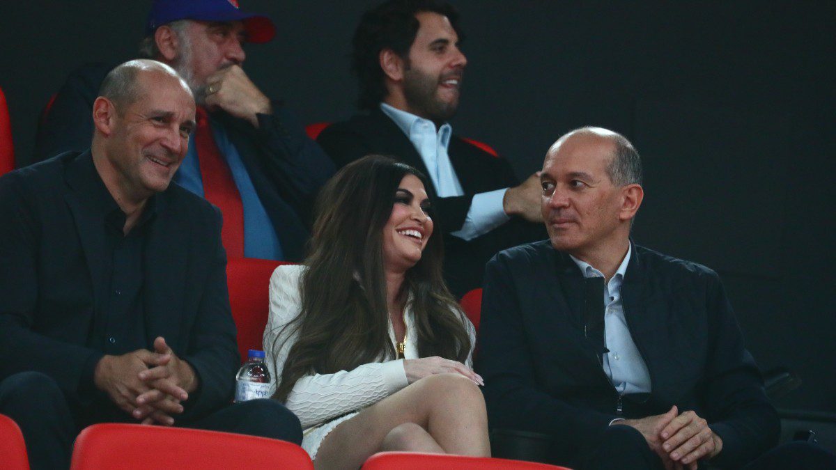 Η Κίμπερλι Γκιλφόιλ στο ΣΕΦ με τους αδερφούς Αγγελόπουλους