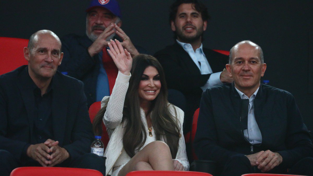 Η Κίμπερλι Γκιλφόιλ στο ΣΕΦ με τους αδερφούς Αγγελόπουλους