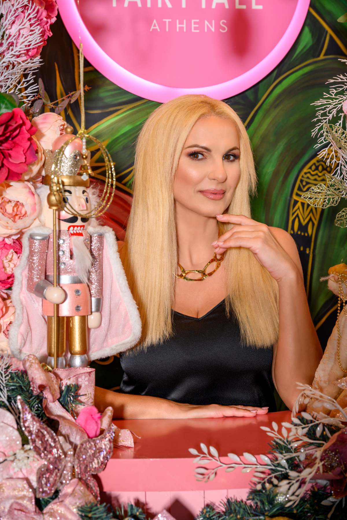 Η Μάγδα Τσέγκου στο youweekly.gr