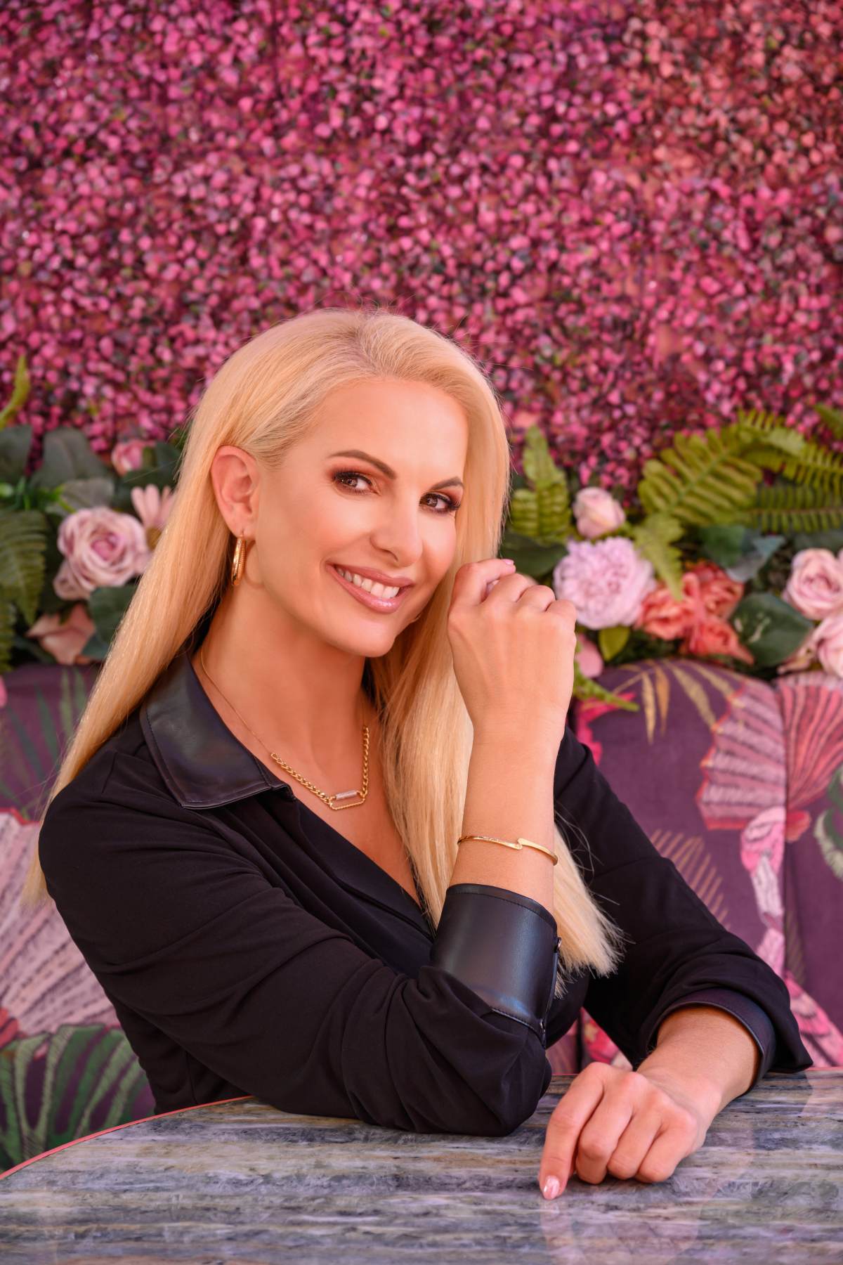 Η Μάγδα Τσέγκου στο youweekly.gr