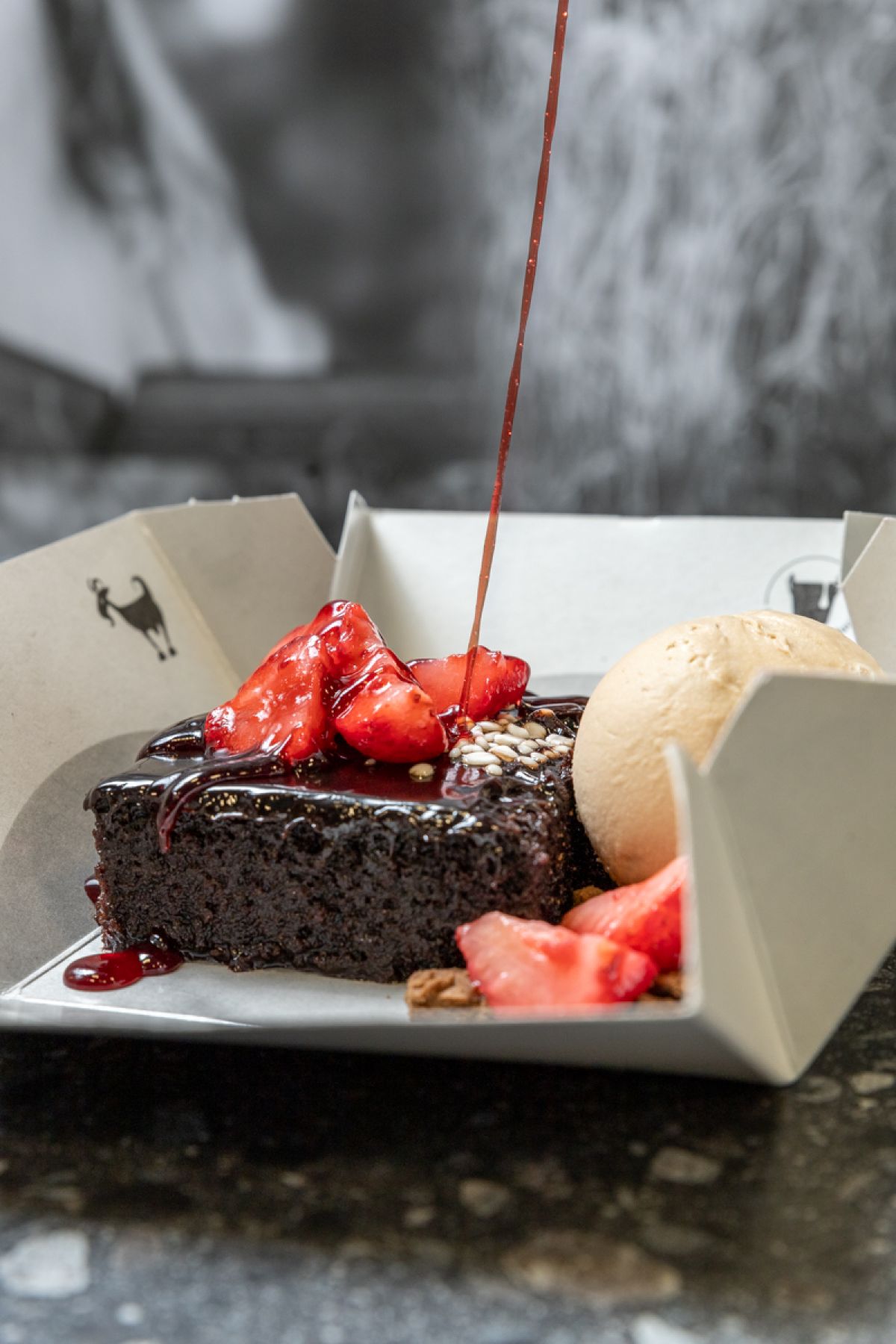 aega: Το σύγχρονο γλυκοπωλείο που ανέβασε το κατσικίσιο γάλα σε νέα επίπεδα απόλαυσης