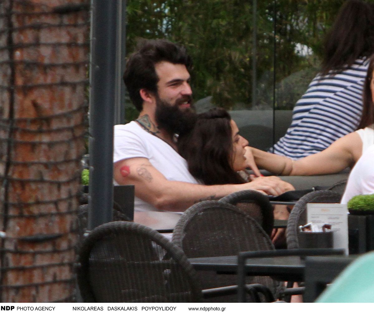 Ο Δημήτρης Αλεξάνδρου και η Τόνια Σωρητοπούλου αγκαλιά