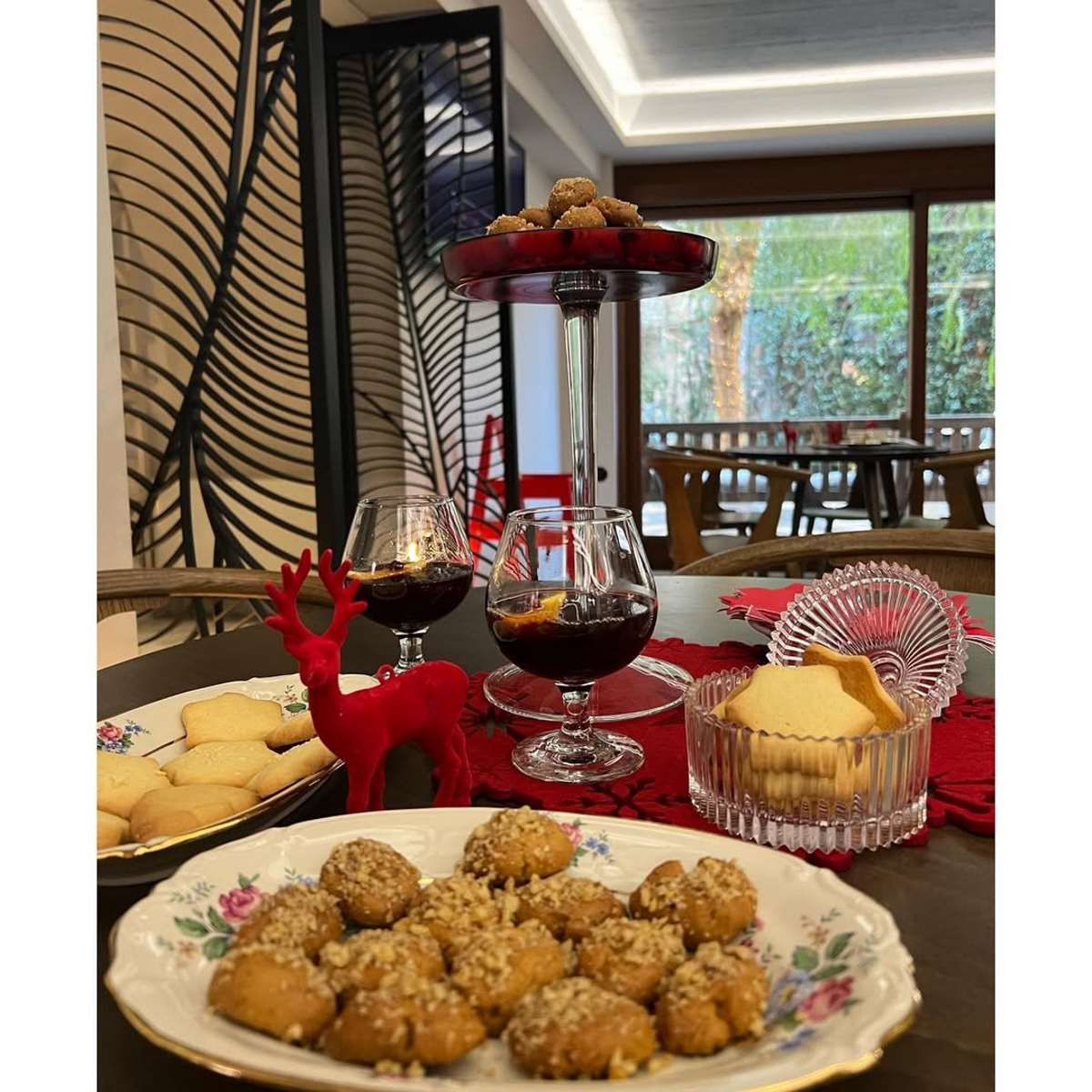 Apollon Library Suites