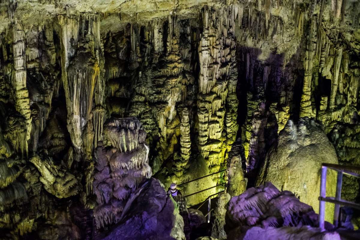 δικταίον άντρον