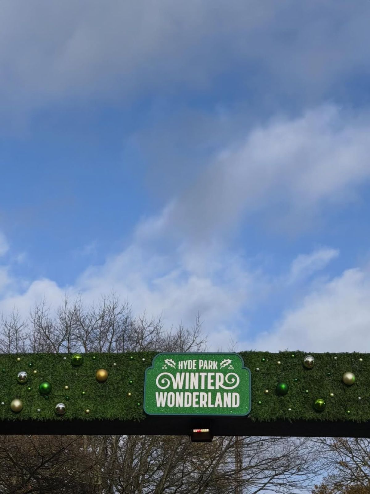 Η Δούκισσα Νομικού στο Λονδίνο μαζί με τα παιδιά της