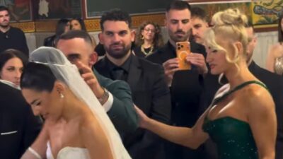 Η Ιωάννα Τούνη στο γάμο της Στέλλας Πάσσαρη