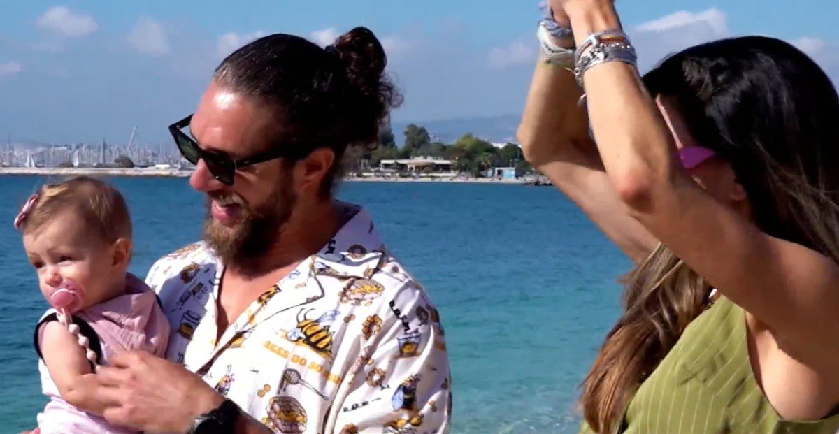 Κόρομι σύντροφος κόρη