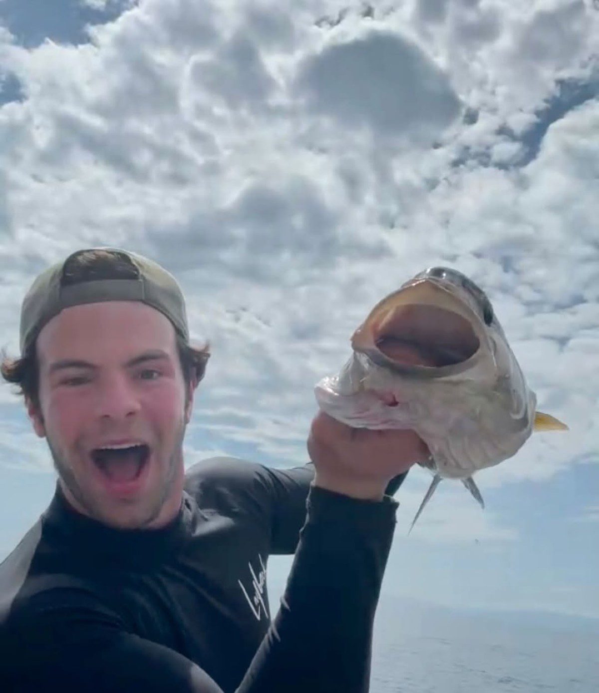 Ο Άγγελος Λάτσιος με ένα ψάρι