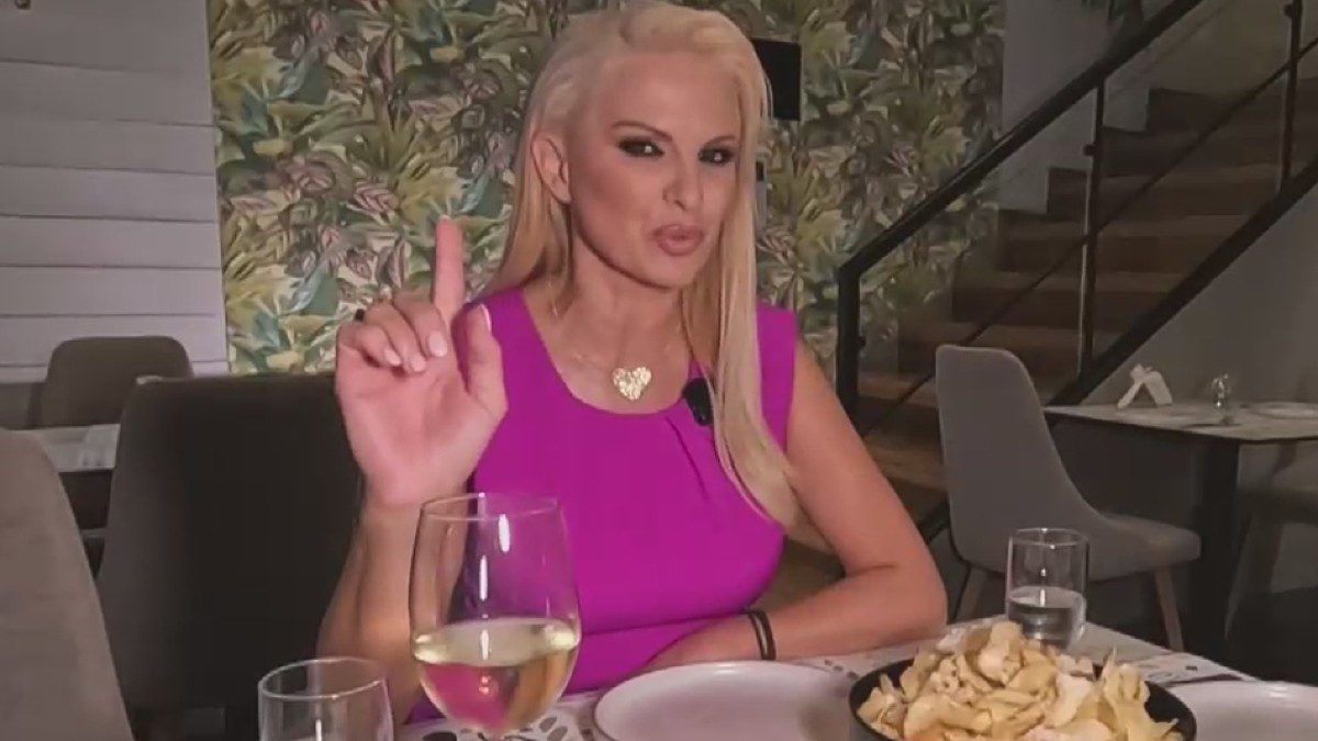 Η Μάγδα Τσέγκου στο Happy Hours