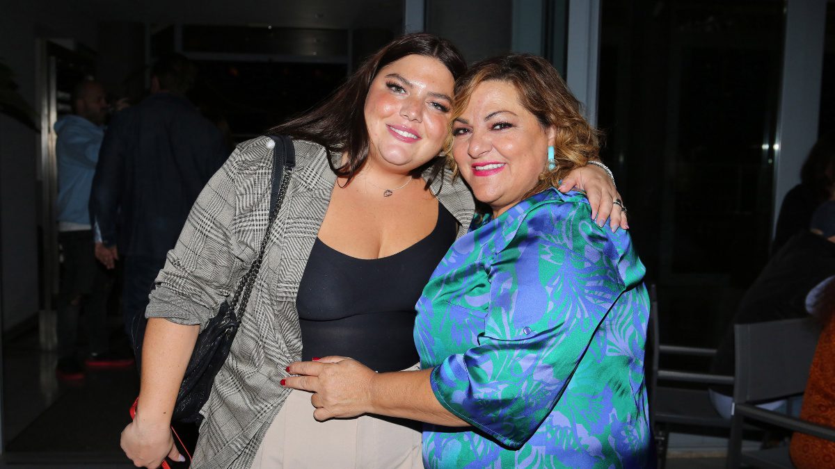 Η Δανάη Μπάρκα και η Βίκυ Σταυροπούλου