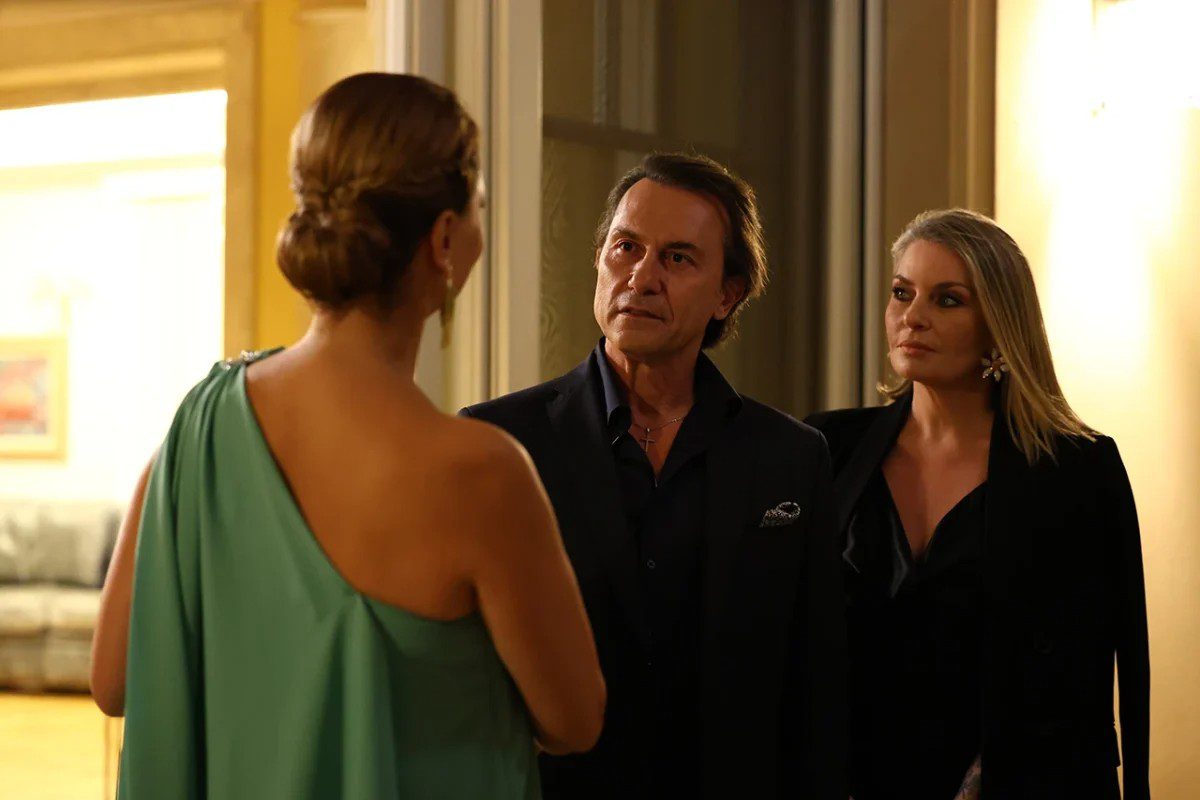 Να μ'αγαπάς Σοφία Άγγελος Ζωή