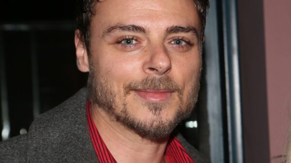 Ο Νίκος Μίχας σε δημόσια έξοδό του