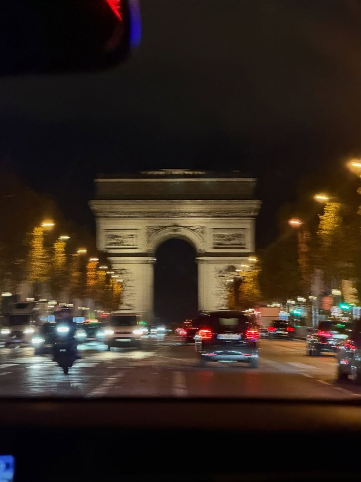 Η Σιμώνη Χριστοδούλου και ο Ανδρέας Γεωργίου στο Παρίσι