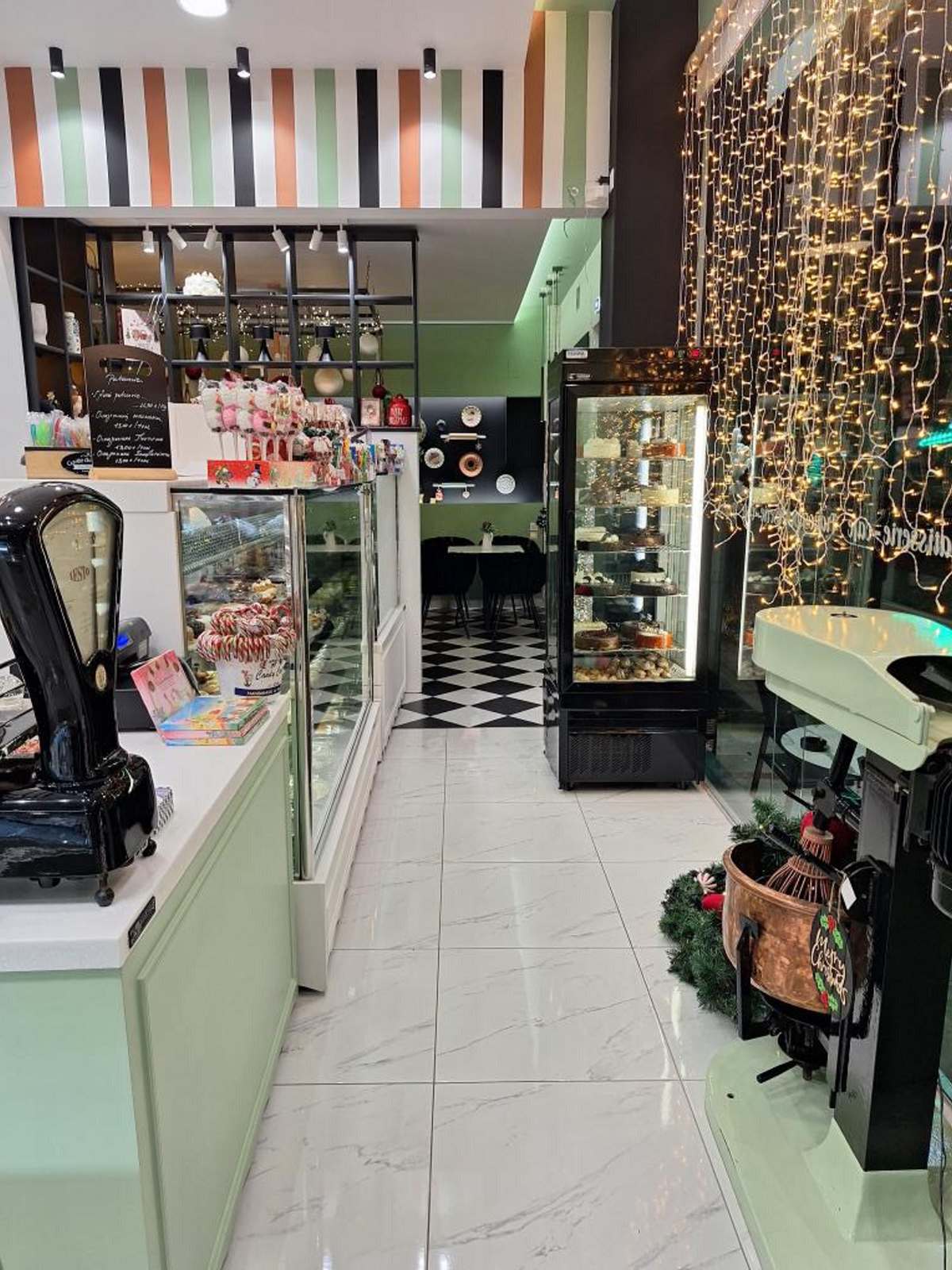 Ζαχαροπλαστεία Τάικος