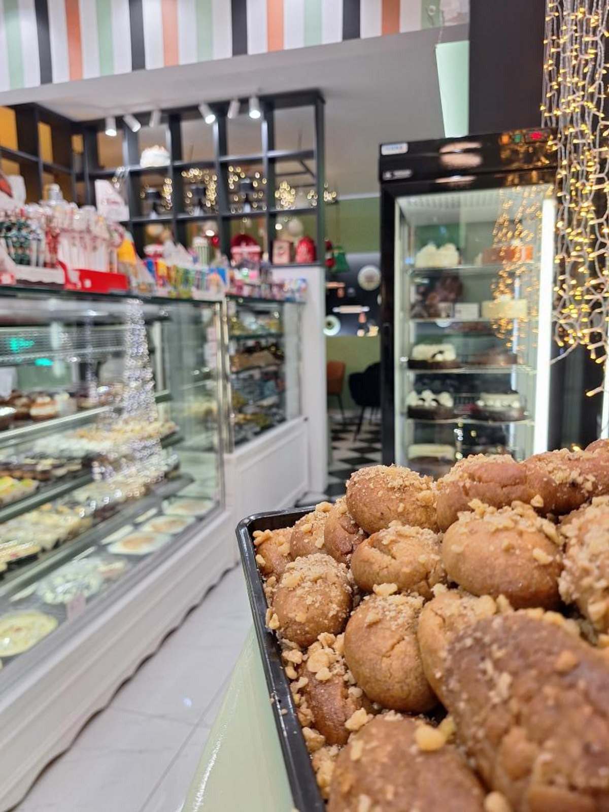 Τιάκος Ζαχαροπλαστείο