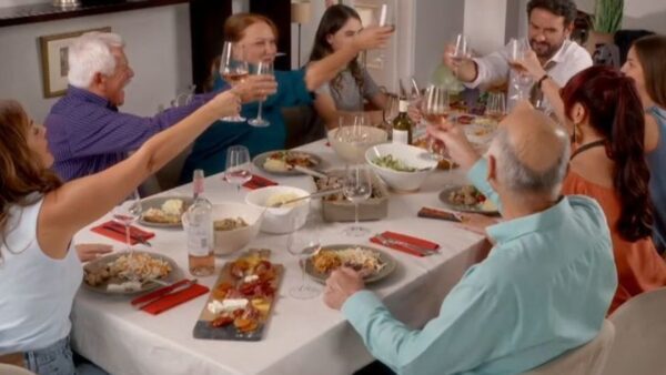 Οι πρωταγωνιστές της σειράς Το σόι σου