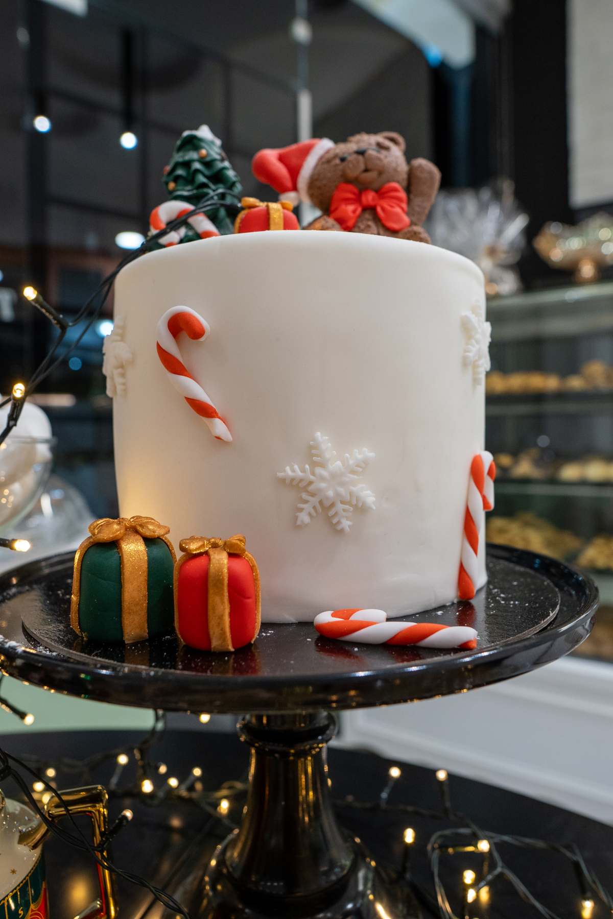 Τιάκος Ζαχαροπλαστείο